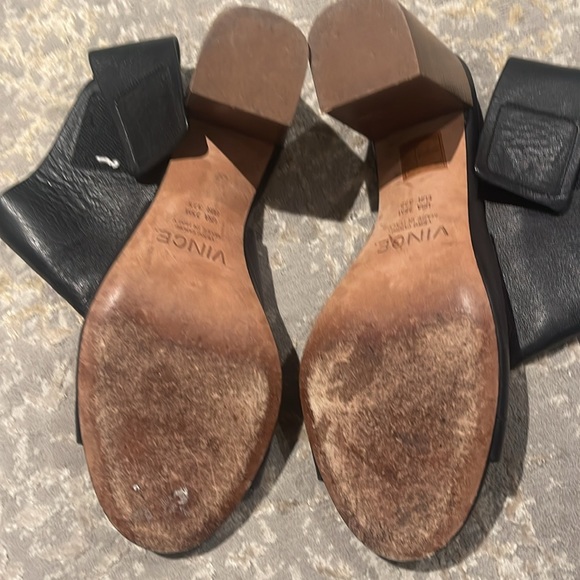 🖤VINCE🖤 ‘Faye' Leather Bootie - Picture 6 of 7